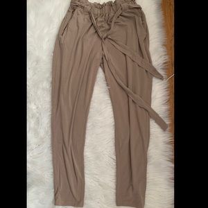 Women’s Fashion Nova in beige size small pants with belt